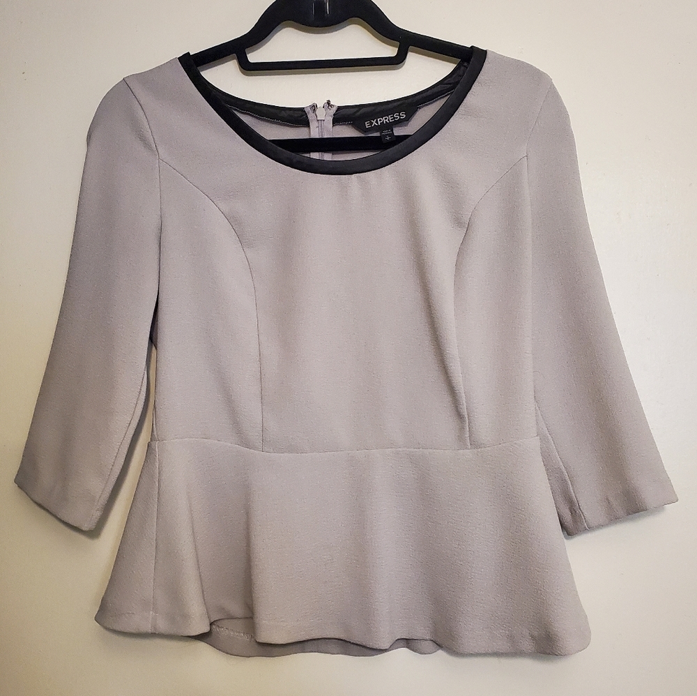 Express Off-White 3/4 Sleeve Peplum Blouse - Small